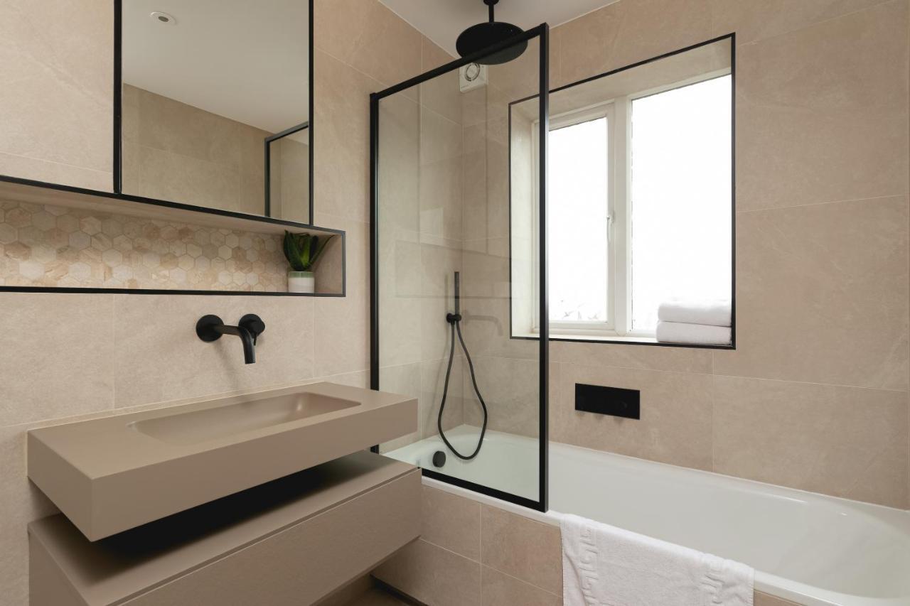 Skyvillion - Cozy Large 4 & 1 Bed In Enfield, Mins To Tube Station, Free Wi-fi Apartament *