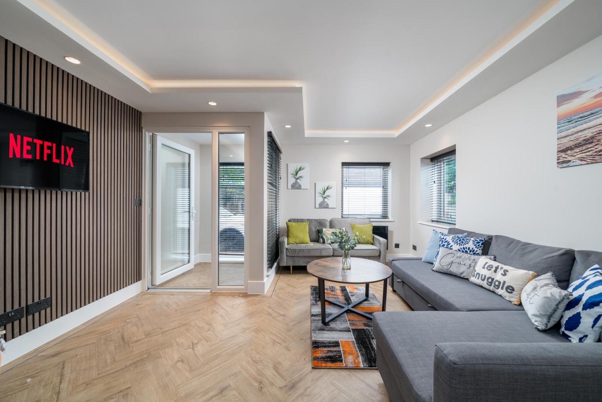 Skyvillion - Cozy Large 4 & 1 Bed In Enfield, Mins To Tube Station, Free Wi-fi Apartament Londra