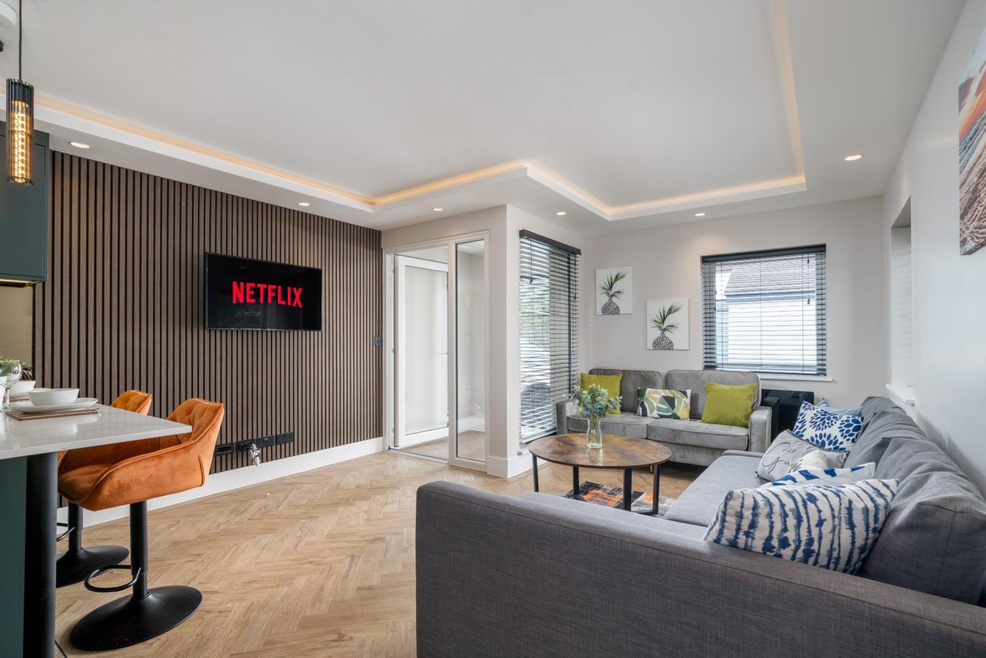 Apartament Skyvillion - Cozy Large 4 & 1 Bed In Enfield, Mins To Tube Station, Free Wi-fi